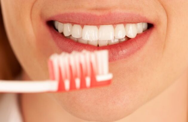 najważniejsze błędy podczas szczotkowania zębów
